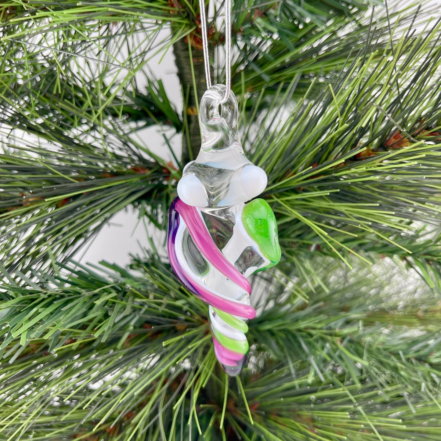 Mini Royal Jelly and Plantphibian Green over White Glass Icicle Ornaments - JeffBeckerGlass.com