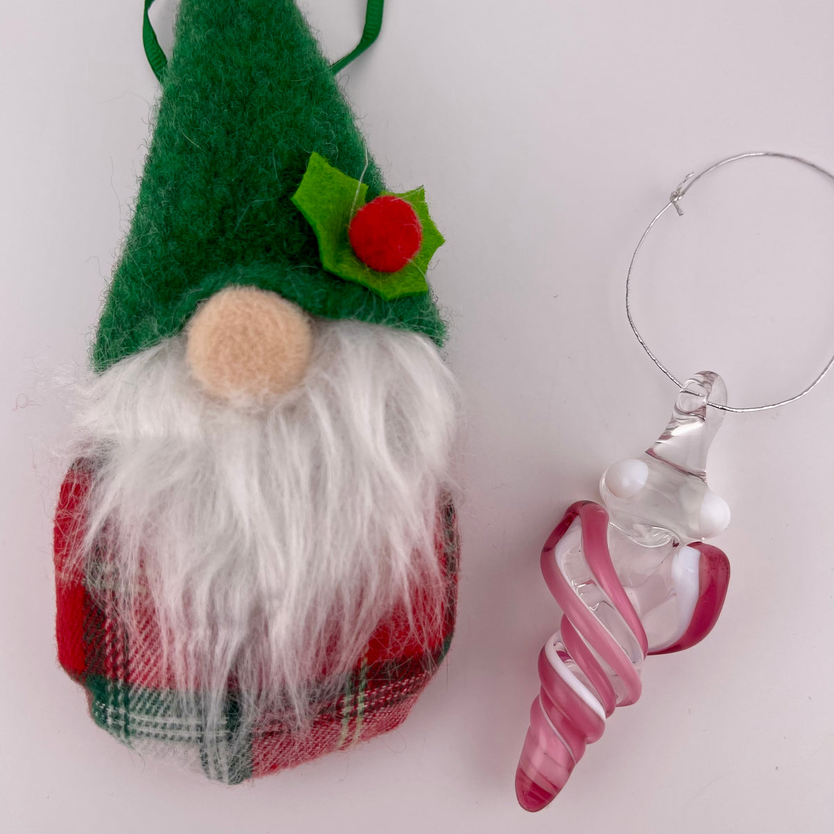 Mini Telemagenta over White Glass Icicle Ornaments - JeffBeckerGlass.com