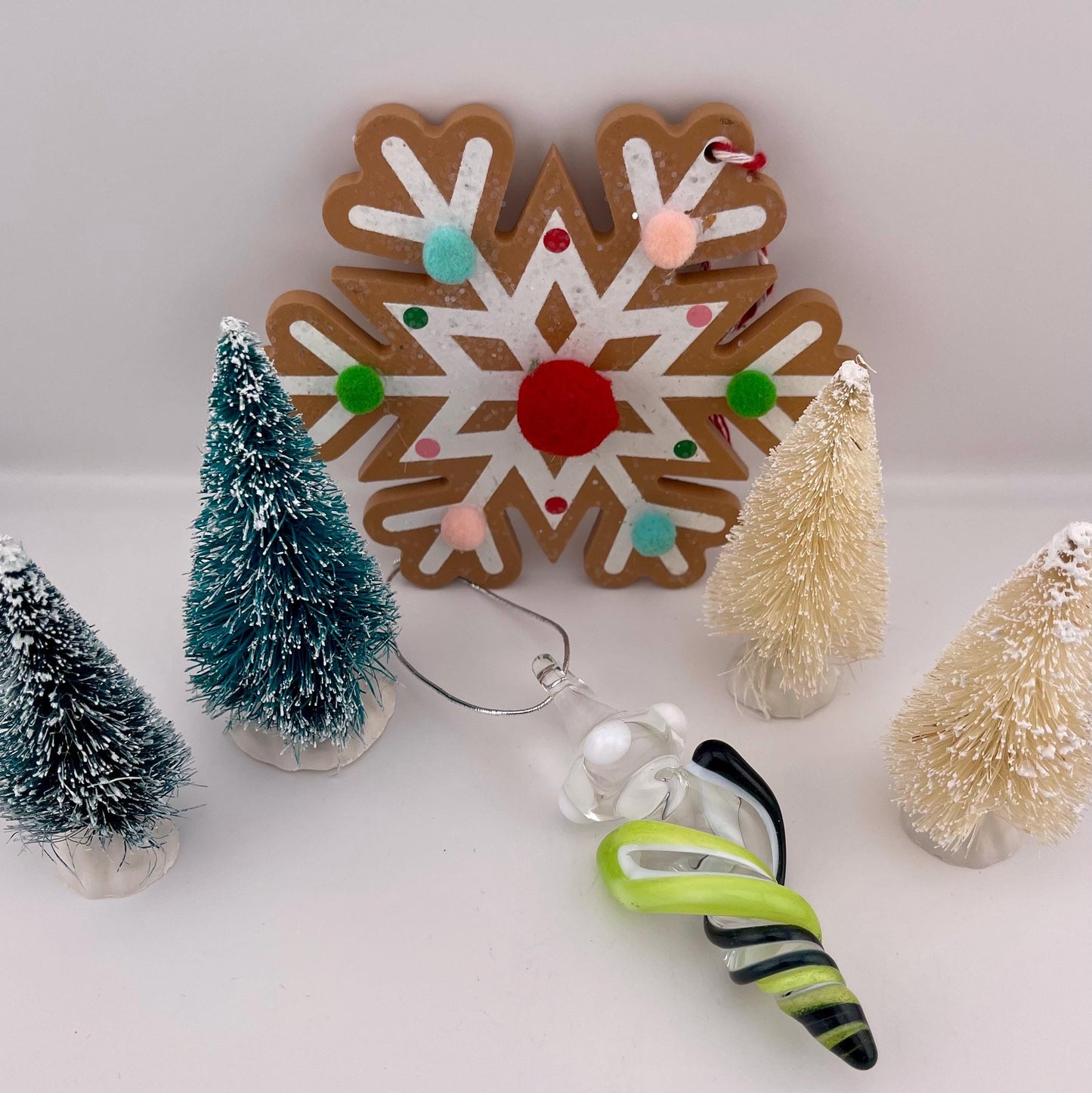 Mini Glass Icicle Ornament with Slymm Green and Sparkly Blue over Lotus White Color Twist - JeffBeckerGlass.com