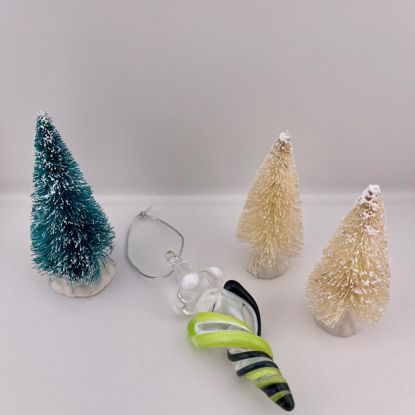 Mini Glass Icicle Ornament with Slymm Green and Sparkly Blue over Lotus White Color Twist - JeffBeckerGlass.com