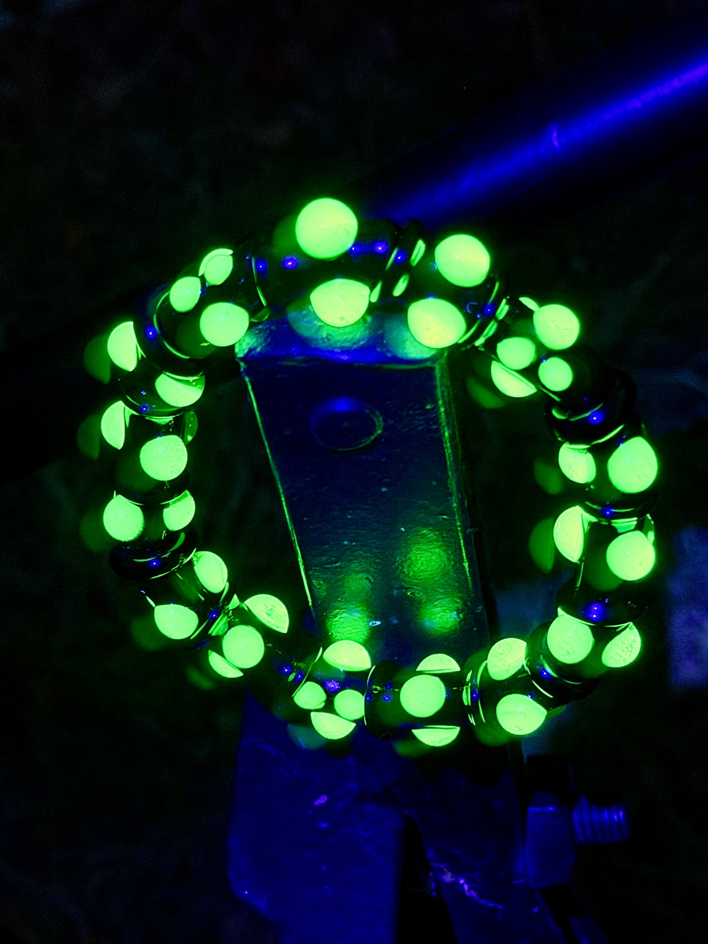 Black UV Reactive Green Dot Glass Bracelet – Glows Green Under Black Light - JeffBeckerGlass.com