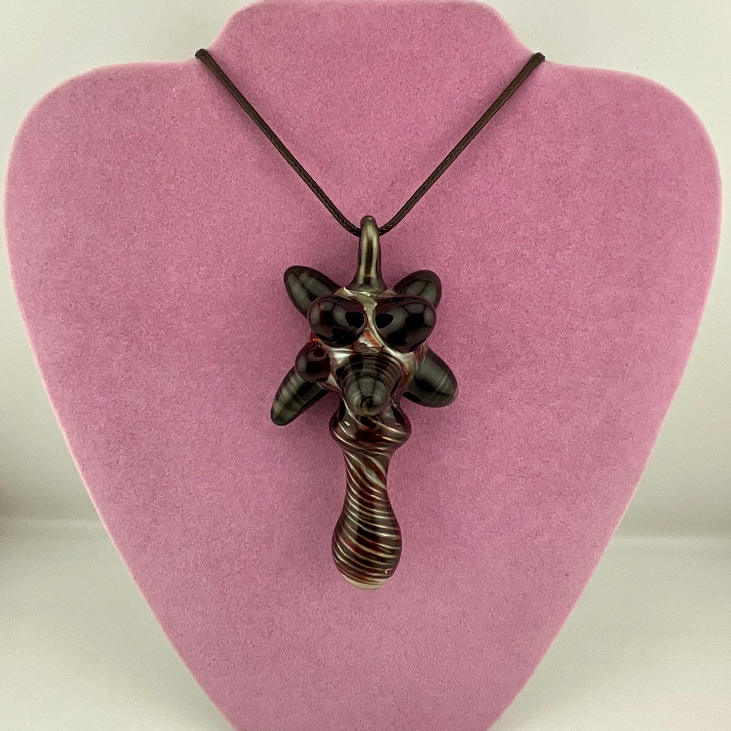 Pendant Pipe Red and Black pendant pipe necklace’s