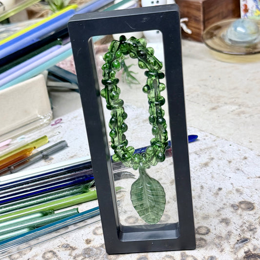 Green Leaf Pendant Glass Stretchy Bracelet - JeffBeckerGlass.com